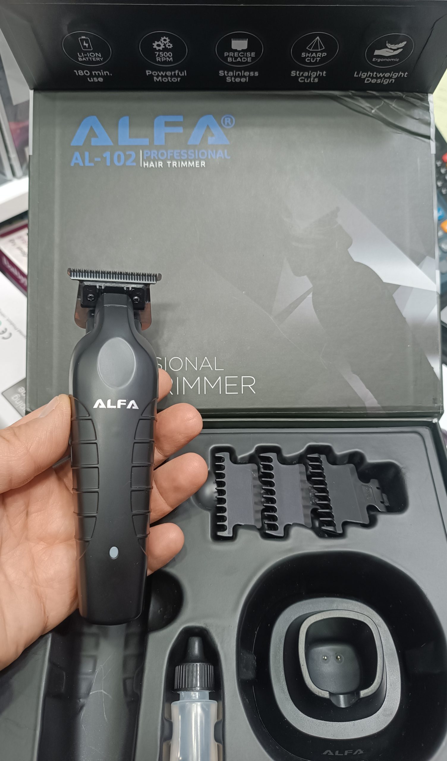 ماشین اصلاح آلفا مدل AL-102 با تیغه استیل ضد زنگ و برش مستقیم